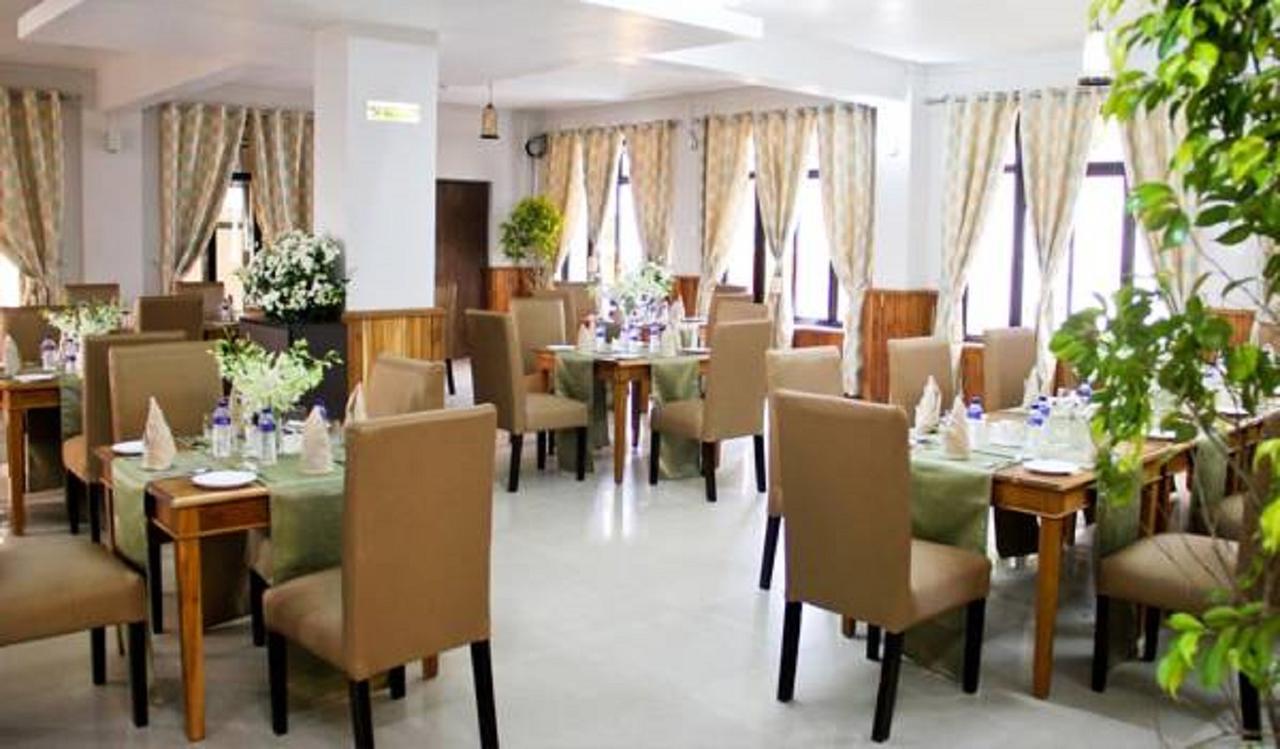 De Oriental Grand Hotel Kohima Exterior photo